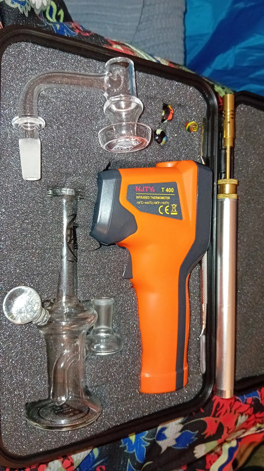 Box rig made un bcn ,3 marbel ,Bangher terps testi v2 by 710merch 90 10mm macho, torch potable , terpmometro laser , dabber , mini box plastico . Kit de Viareggio